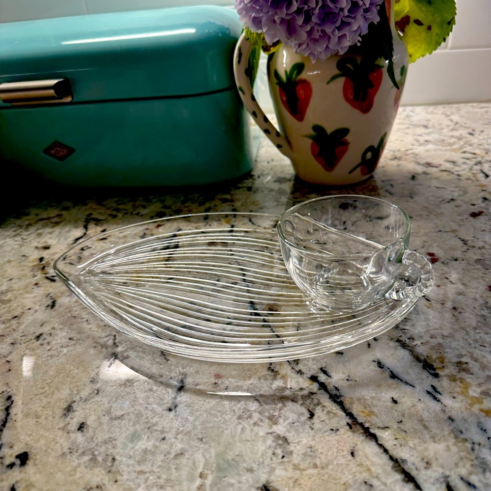 Hawaiian Leaf federal glass snack set of 8pcs (4 sets available)